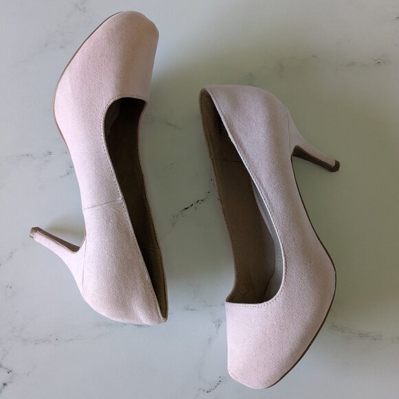 Pink suede pumps - Picture 1 of 4